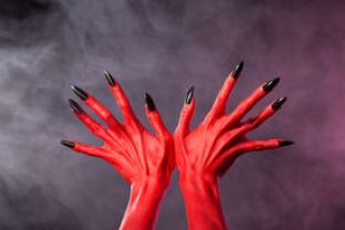 red_devil_hands_sharp_black_nails_extreme_body_art_cg5p1238507c_th